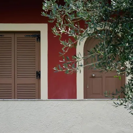 Olive Garden Apartment 1 Apartment *
